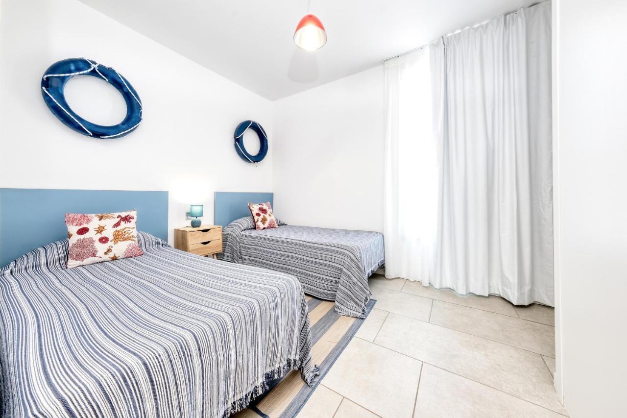 La Marinera House-Near The Beach, Fast Wifi, Air-Con On Main Bedroom And Sat Tv Плайя-Бланка Екстер'єр фото